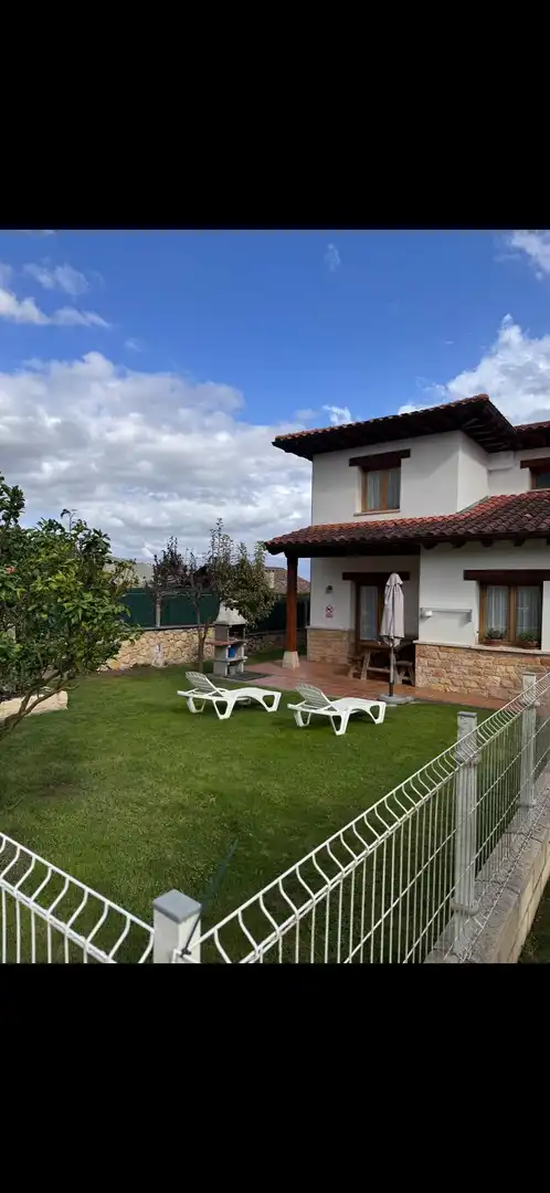 Terrassa de Edifici en venda en Parres