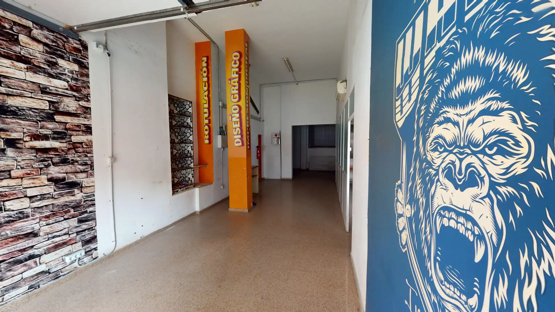 Commercial properties for sale in Alicante / Alacant  with Air Conditioner