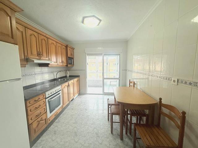 Piso en Venta en Raíces - Calle Hernán Cortés en Raíces