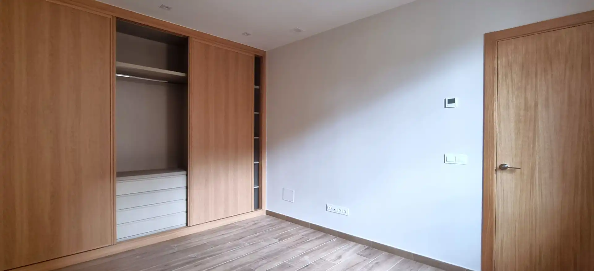 Habitación de Casa adosada de alquiler en Guadalix de la Sierra con Calefacción, Trastero y Horno