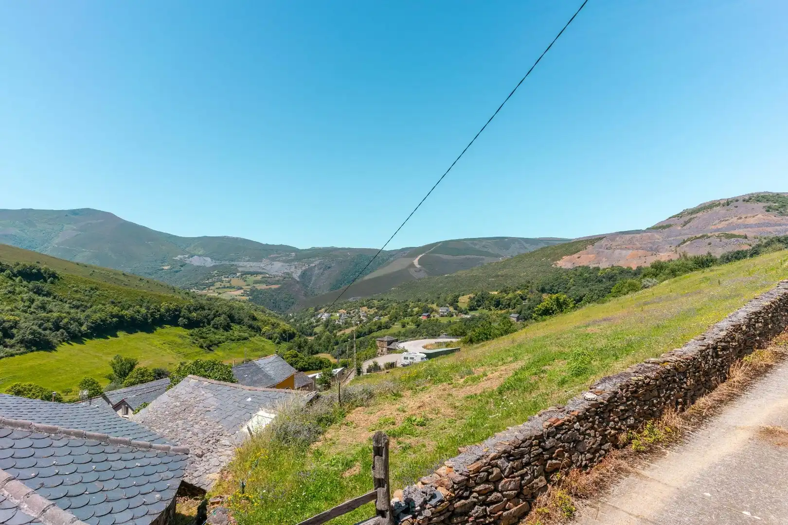 Vista exterior de Casa o xalet en venda en Ibias amb Calefacció, Terrassa i Moblat