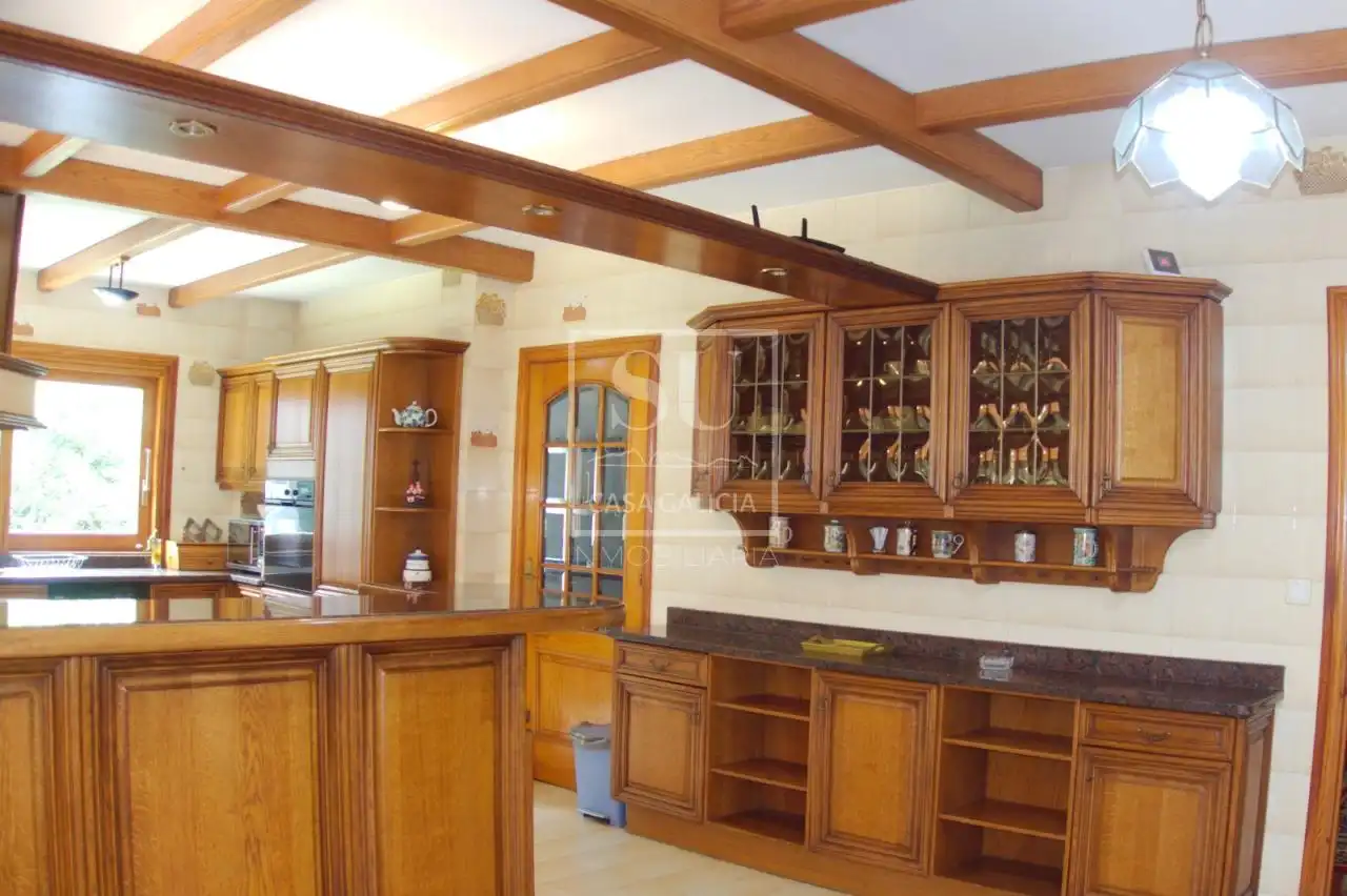 Detached house with pool for sale in Gondomar, imagen 4