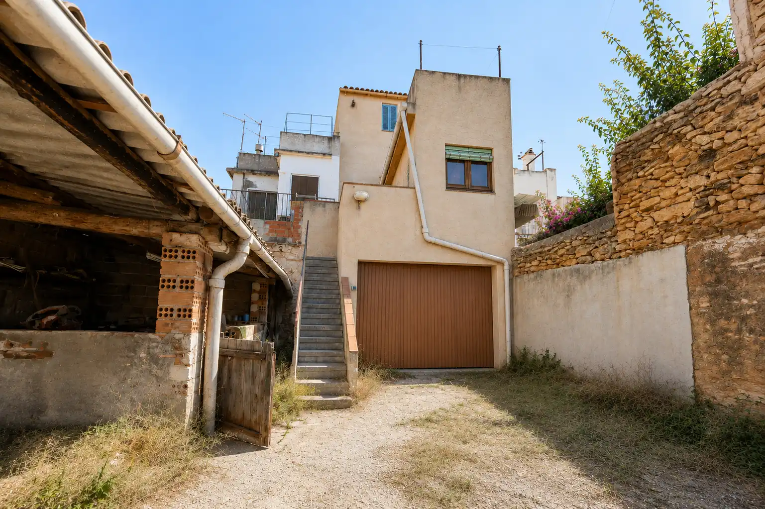 Vista exterior de Casa adosada en venda en Bràfim amb Jardí privat, Terrassa i Traster
