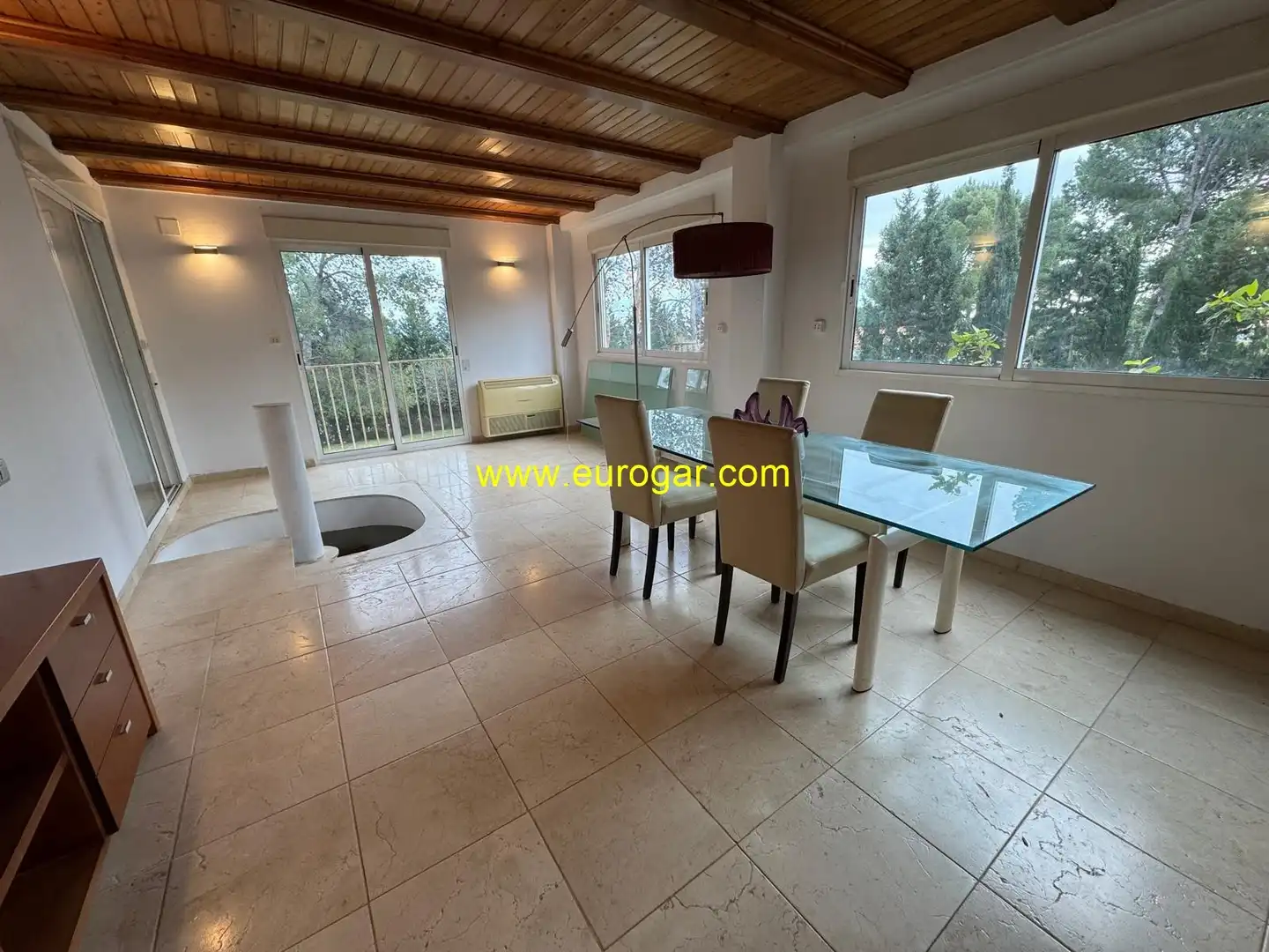 Comedor de Casa o chalet en venta en Chiva con Aire acondicionado, Calefacción y Jardín privado