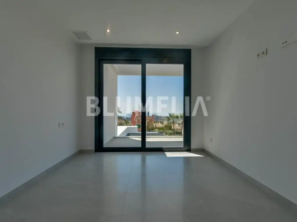 Casa amb terrassa en venda a Golf Bahía, imagen 100