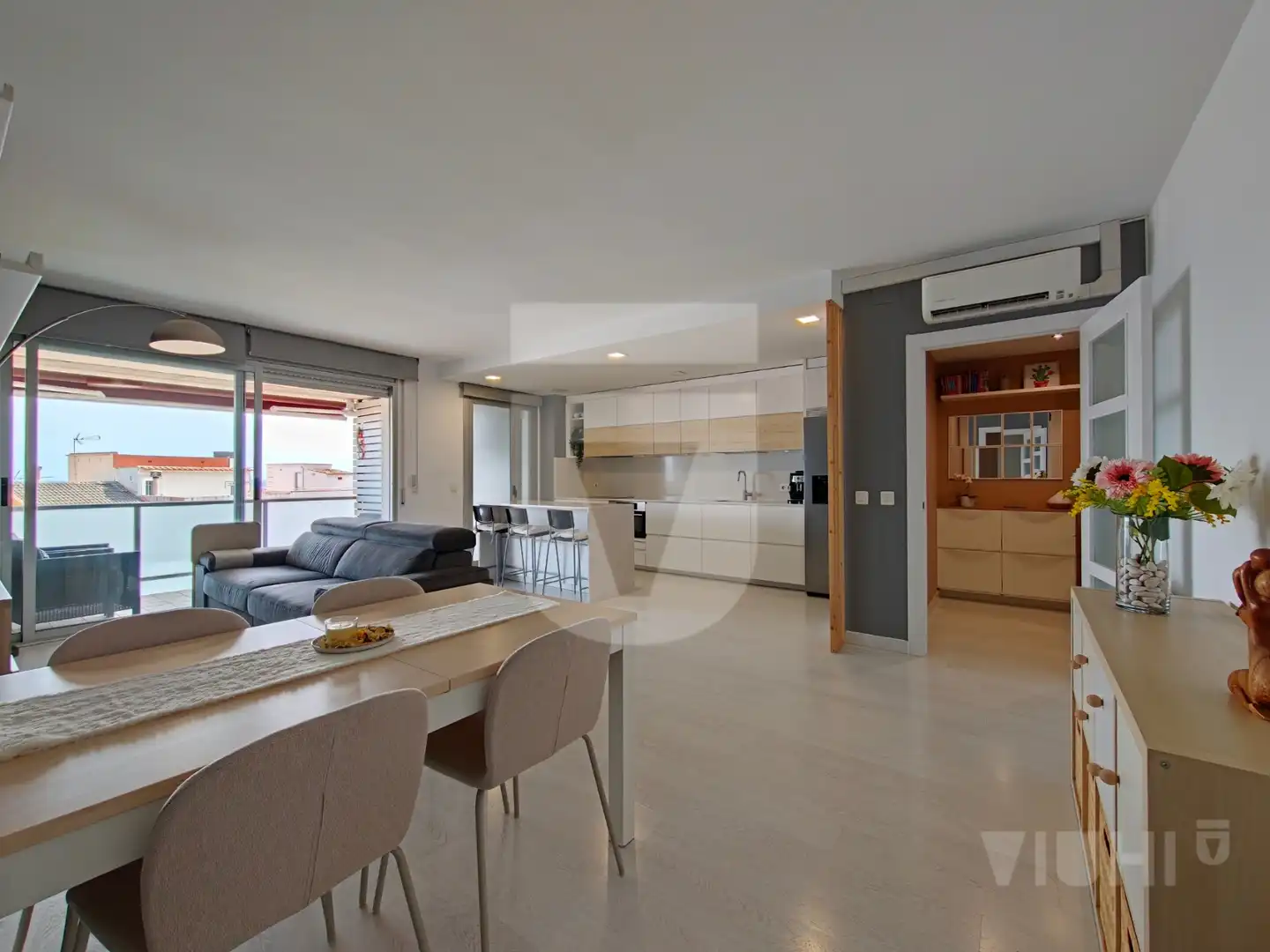 Sala de estar de Piso en venta en Montgat con Aire acondicionado, Calefacción y Parquet