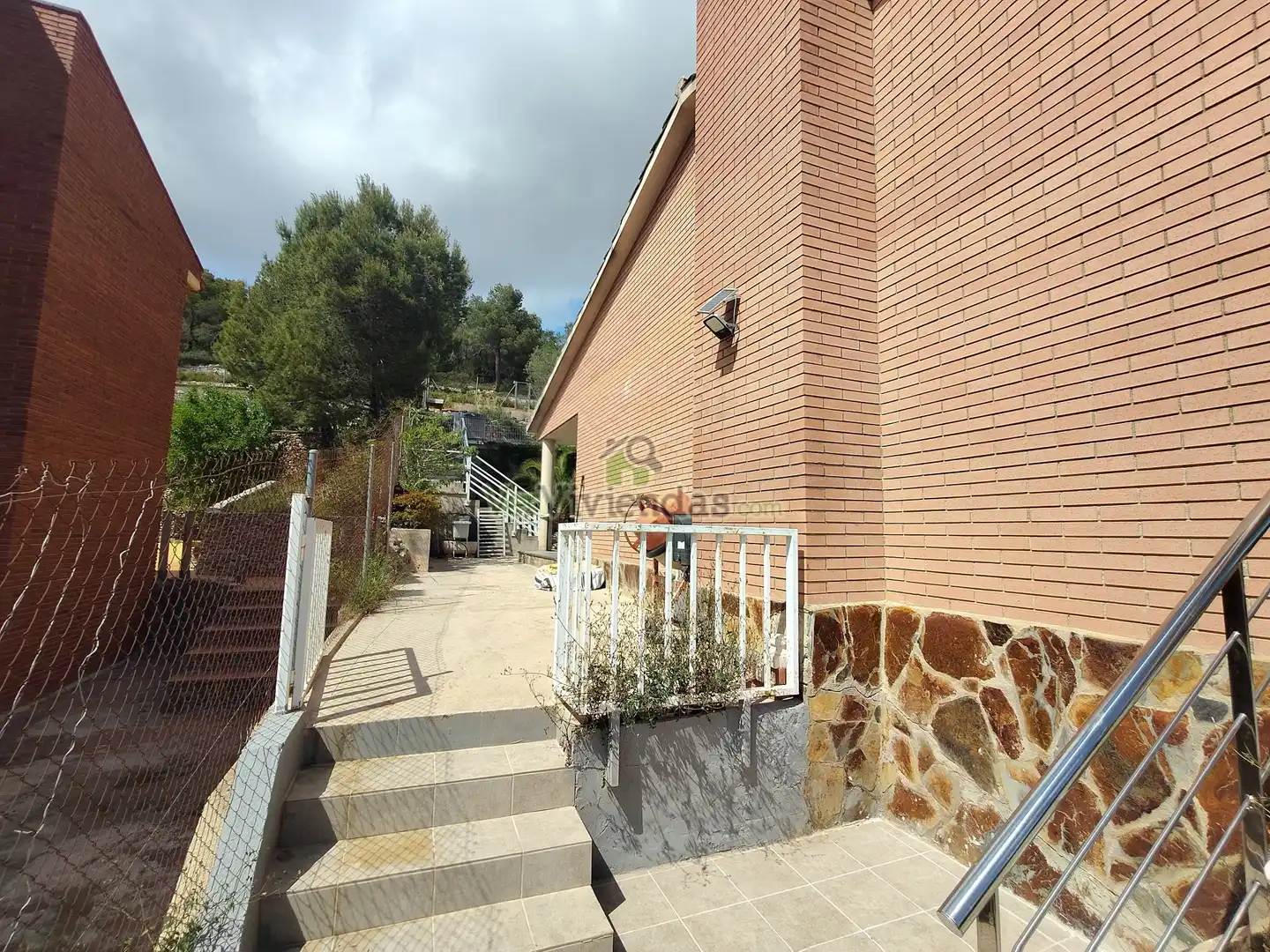 Vista exterior de Casa o chalet en venta en Begues con Calefacción, Jardín privado y Parquet