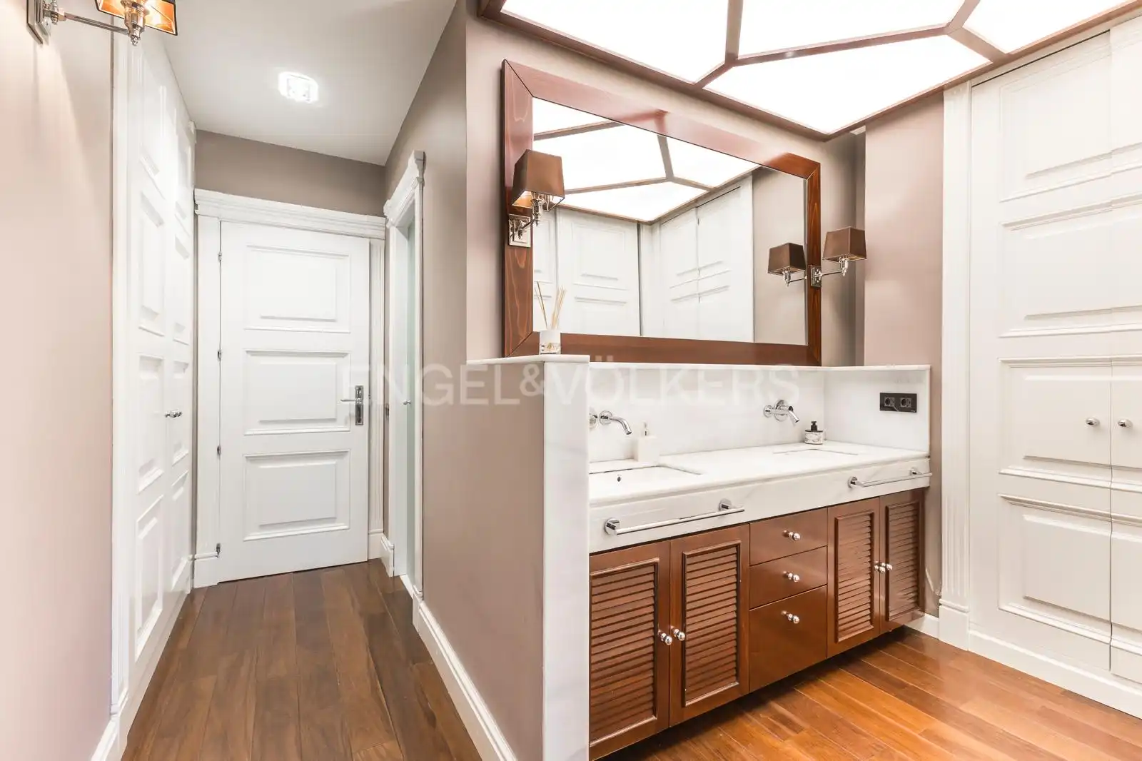 Baño de Piso de alquiler en Madrid con Aire acondicionado, Calefacción y Parquet