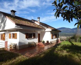 Vista exterior de Casa o xalet en venda en Sant Celoni amb Calefacció, Jardí privat i Terrassa