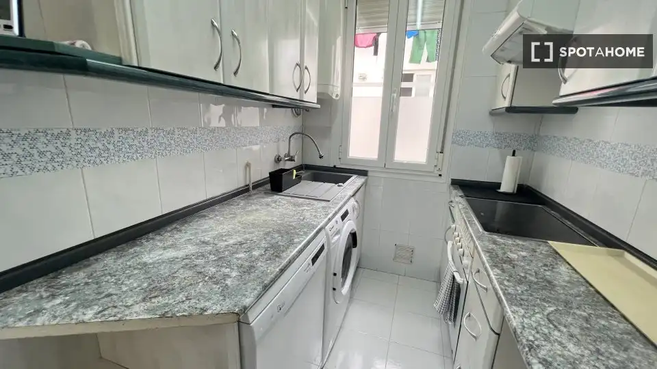 Cocina de Piso de alquiler en Madrid con Aire acondicionado, Calefacción y Amueblado