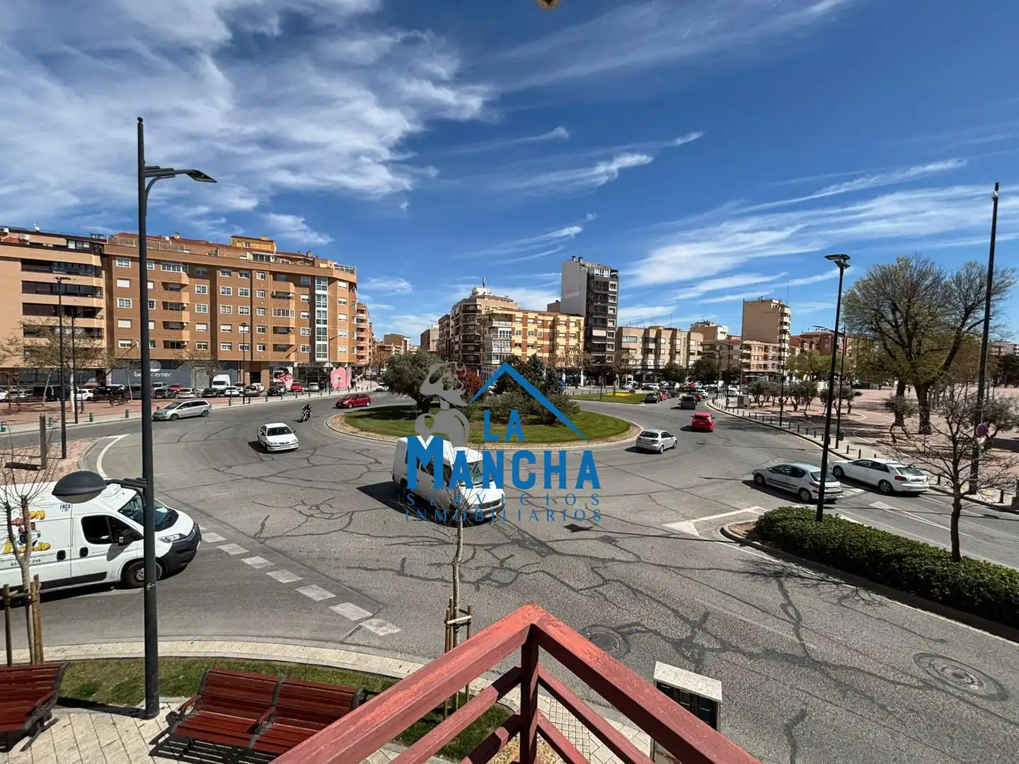Außenansicht von Wohnung zur Miete in Albacete mit Heizung, Terrasse und Abstellraum