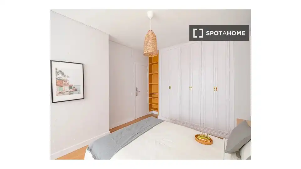 Habitación de Piso de alquiler en Madrid con Aire acondicionado, Calefacción y Amueblado