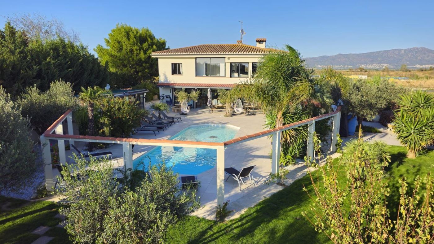 Garden of House or chalet for sale in Peralada  with Air Conditioner, Heating and Private garden