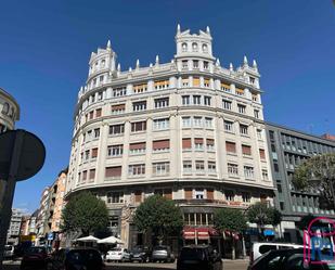 Vista exterior de Pis en venda en León Capital  amb Calefacció i Traster