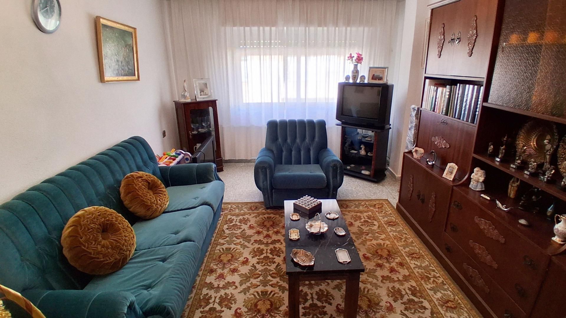 Living room of Flat for sale in Salamanca Capital  with Balcony
