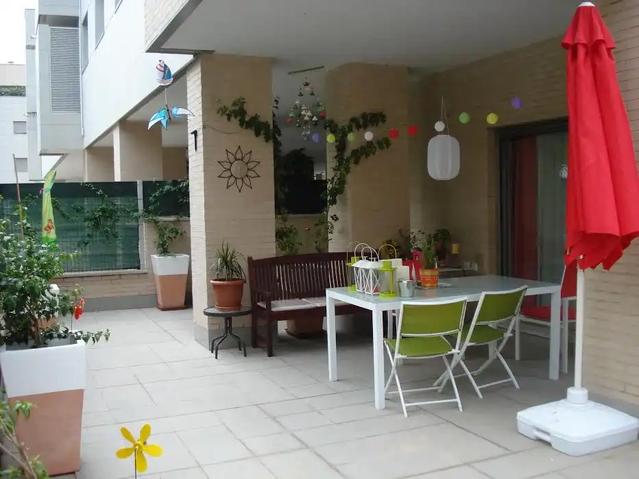Terrassa de Pis de lloguer en Valencia amb Aire condicionat, Calefacció i Jardí privat