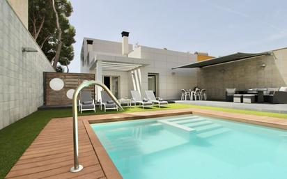 Swimming pool of House or chalet for sale in Monforte del Cid  with Air Conditioner, Heating and Private garden