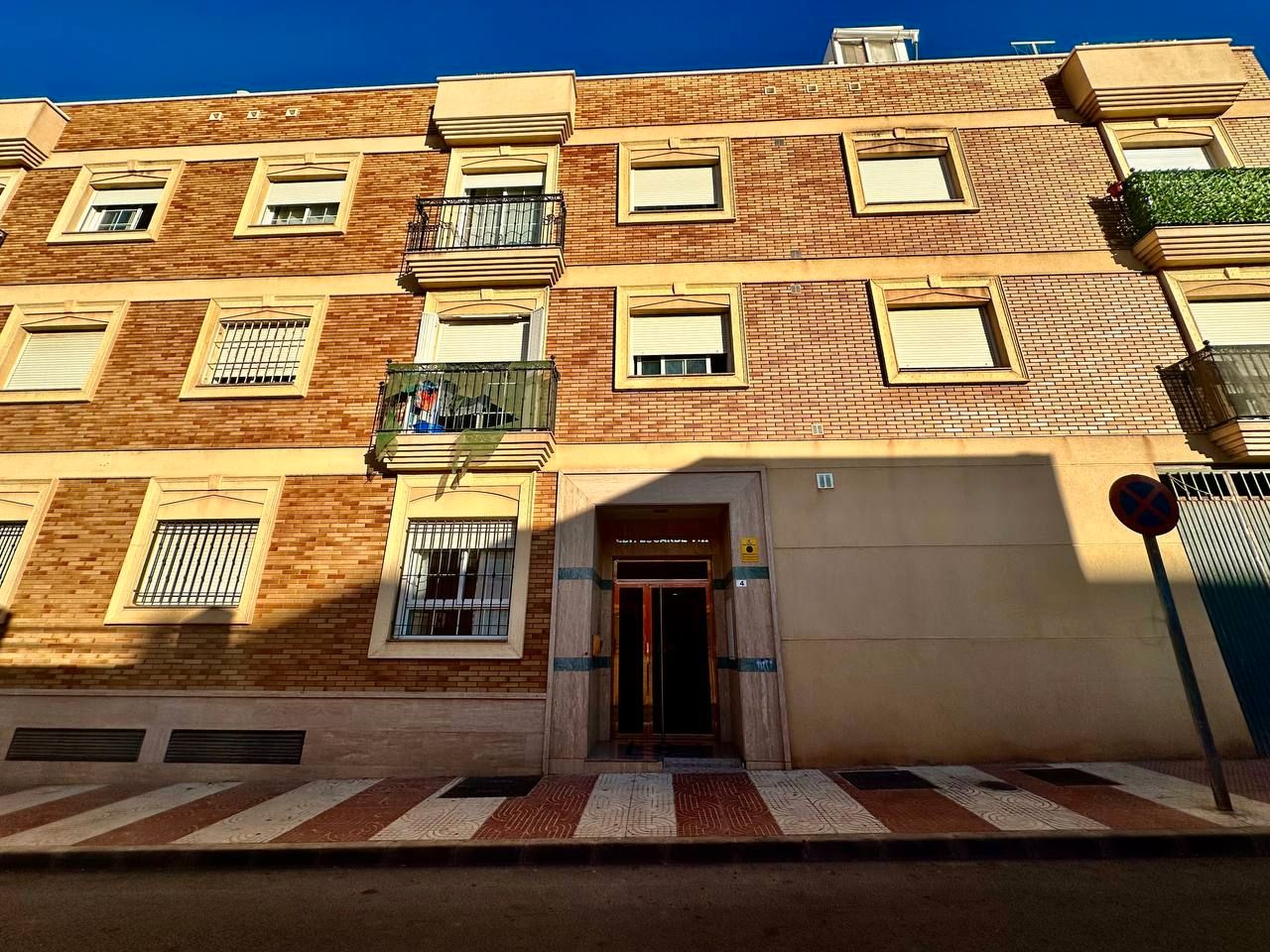 Exterior view of Flat for sale in Roquetas de Mar