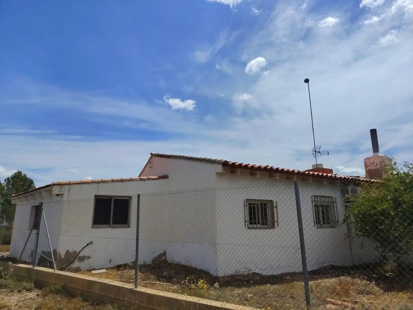 Exterior view of Houses for sale in Navarrés  with Air Conditioner, Private garden and Storage room