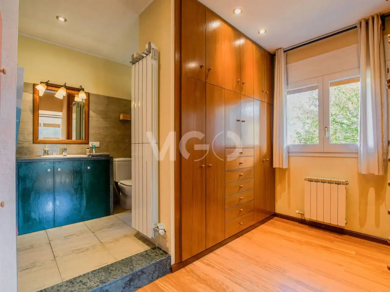 Dormitori de Casa o xalet en venda en Tavèrnoles amb Calefacció, Jardí privat i Parquet