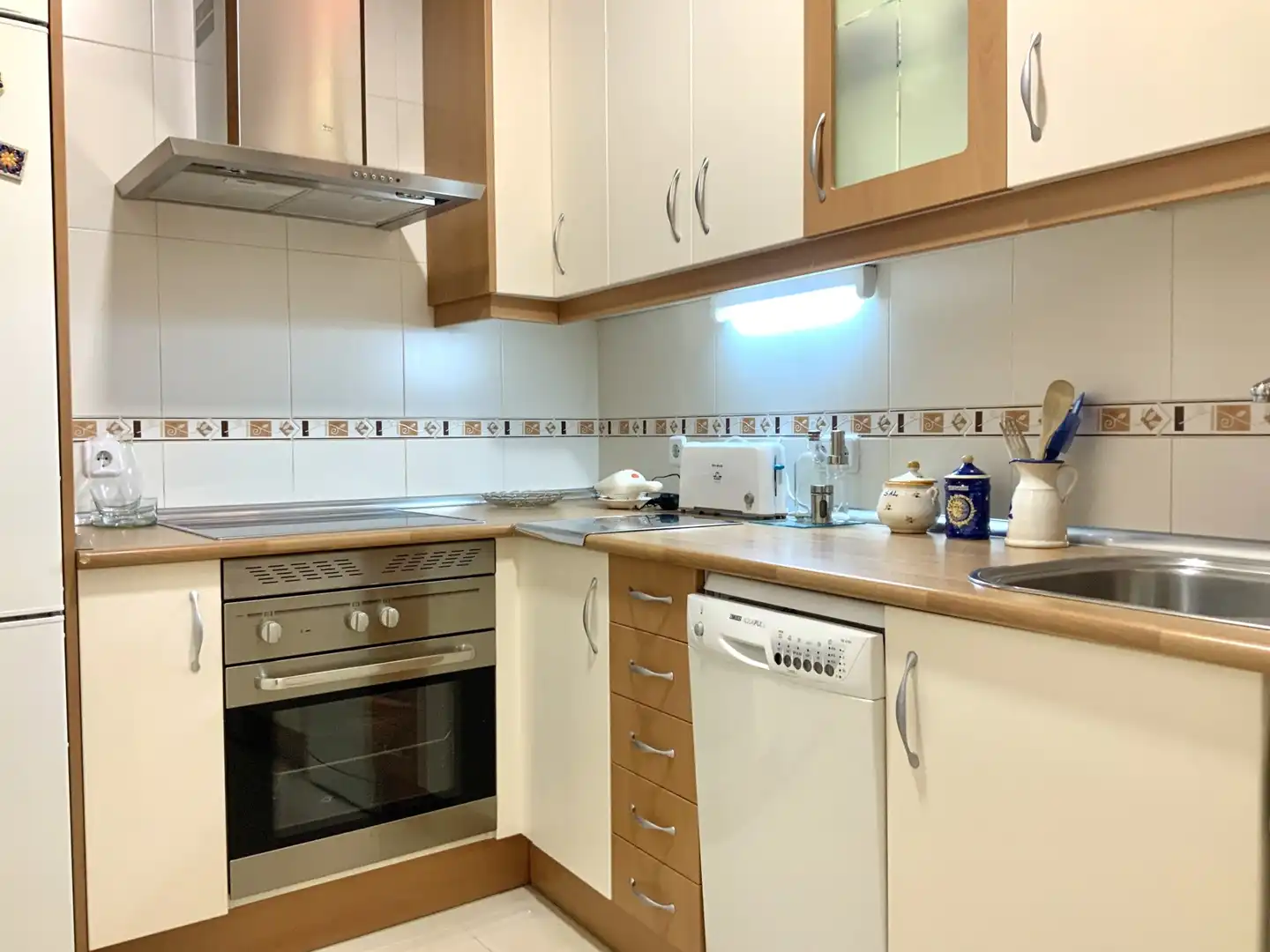 Kitchen of Flat for rent in Madrid  with Air Conditioner, Heating and Furnished