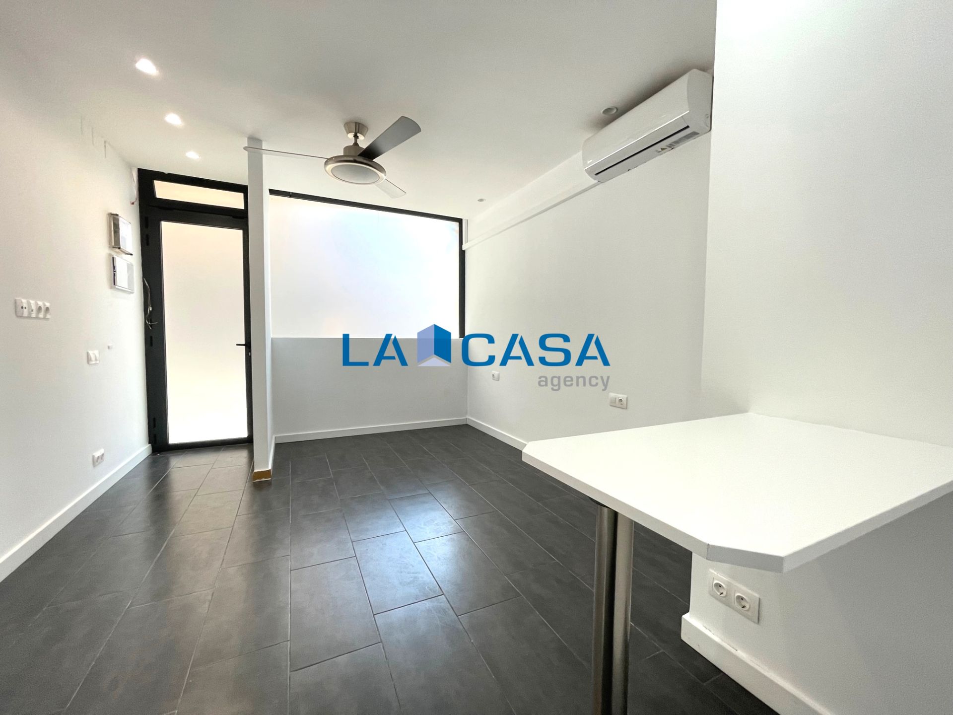 Premises for sale in  Barcelona Capital  with Air Conditioner