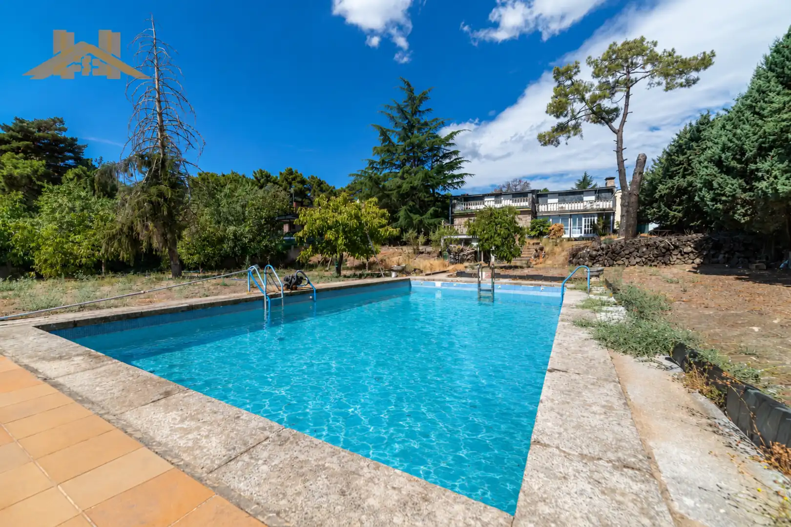 Xalet amb piscina en venda a Avenida del Valle Guadarrama