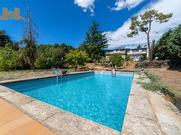 Xalet amb piscina en venda a Avenida del Valle Guadarrama