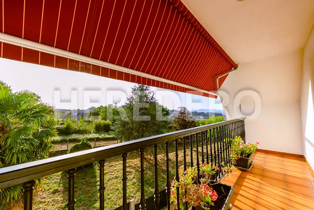 Terraza de Casa o chalet en venta en Vigo  con Calefacción, Jardín privado y Terraza