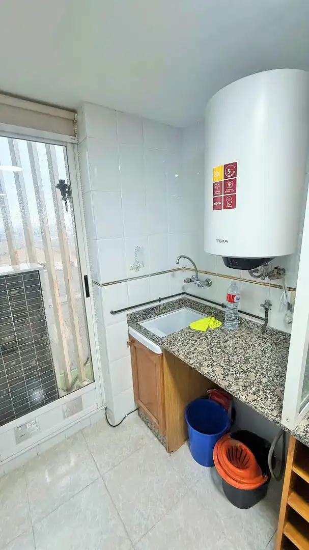 Appartamento con terrazza in affitto a Calle Maximiliano Thous, imagen 9