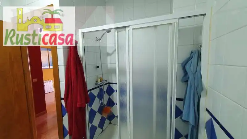 Bany de Pis en venda en Baños de la Encina amb Aire condicionat i Moblat