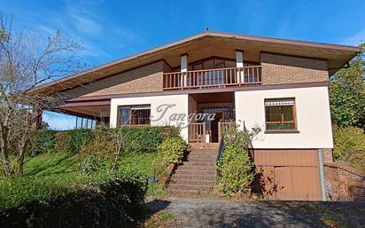 Vista exterior de Casa o xalet en venda en Getxo  amb Terrassa