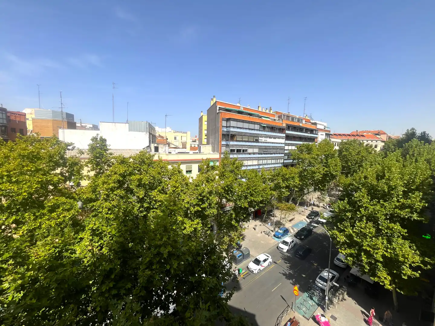 Vista exterior de Piso en venta en Madrid con Calefacción