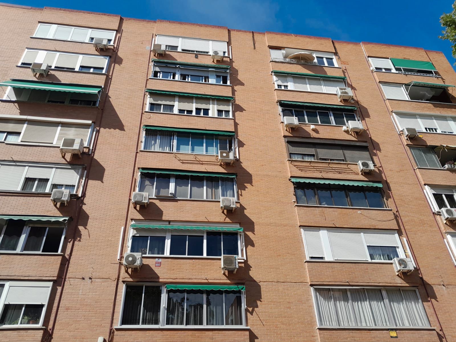 Vista exterior de Pis en venda en  Madrid Capital amb Calefacció, Parquet i Terrassa
