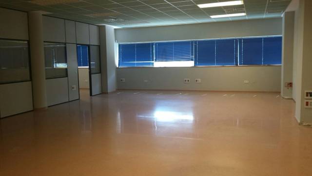 Oficina en Alquiler en Calle Augusto Peyré en Parque Alcosa