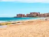Außenansicht von Wohnung zur Miete in Torrevieja mit Klimaanlage und Schwimmbad