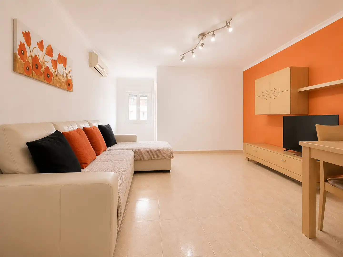 Living room of Flat for sale in Santa Coloma de Gramenet  with Air Conditioner, Heating and Washing machine