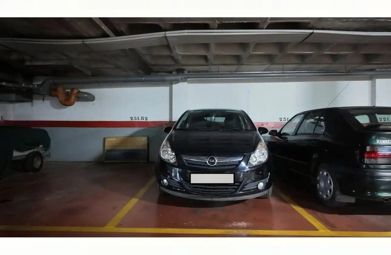Parking de Piso en venta en Alicante / Alacant con Aire acondicionado, Trastero y Amueblado