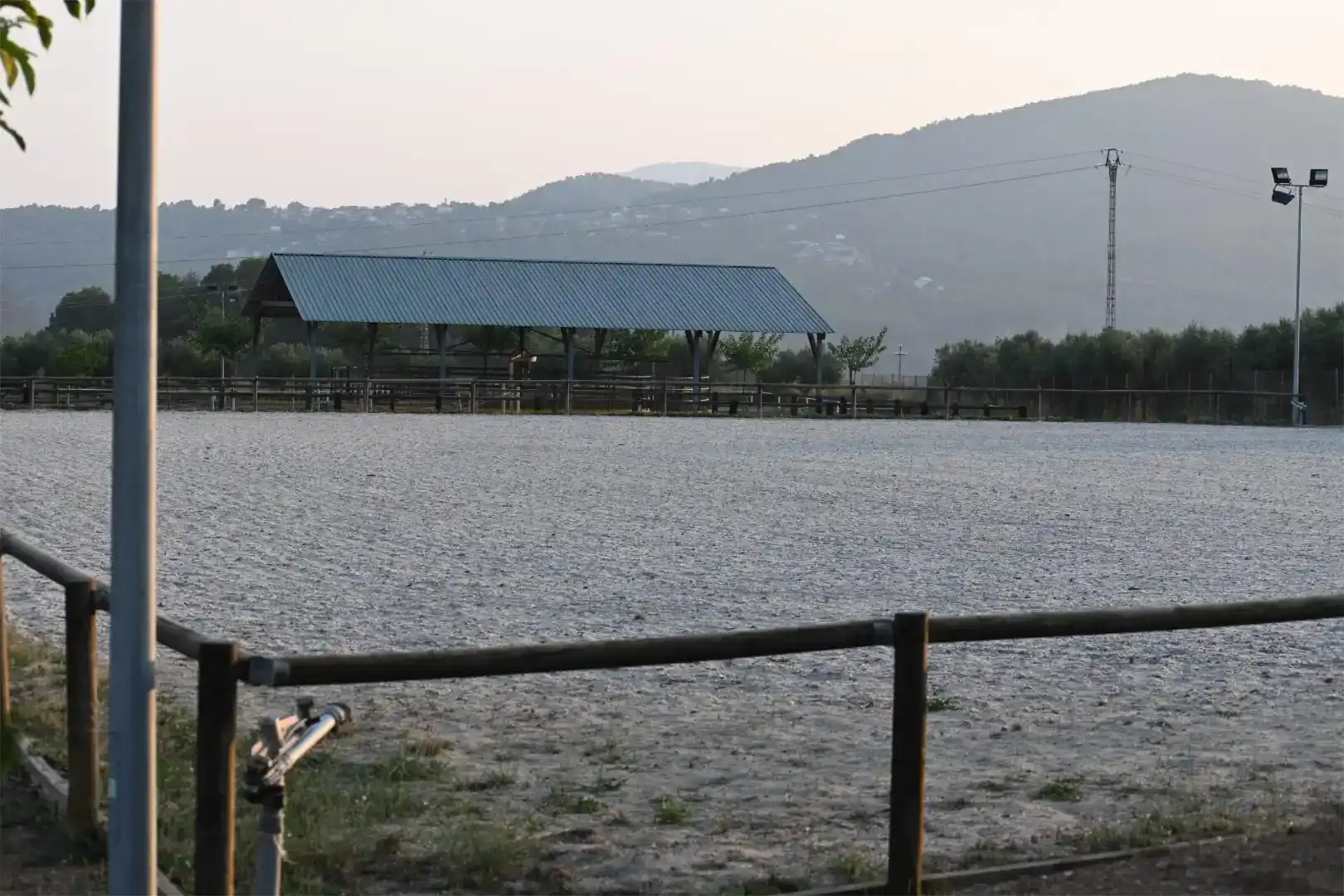 Vista exterior de Finca rústica en venda en Piera amb Aire condicionat i Piscina