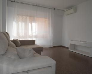 Living room of Flat to rent in Elda  with Heating and Balcony