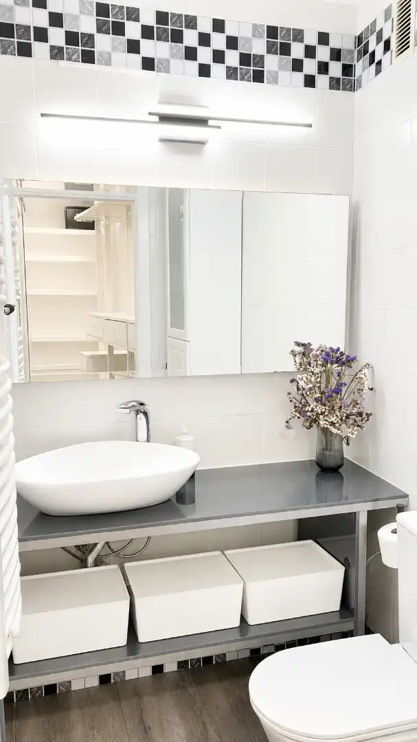 Bathroom of Flat for sale in Lleida  with Air Conditioner, Heating and Furnished