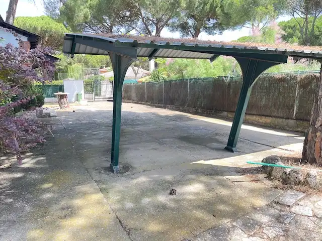 Aparcament de Casa o xalet en venda en Laguna de Duero amb Aire condicionat, Moblat i Forn