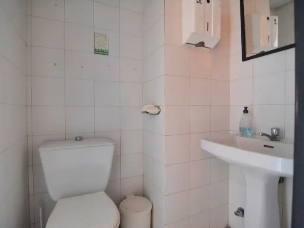 Bany de Local en venda en Fuengirola amb Aire condicionat