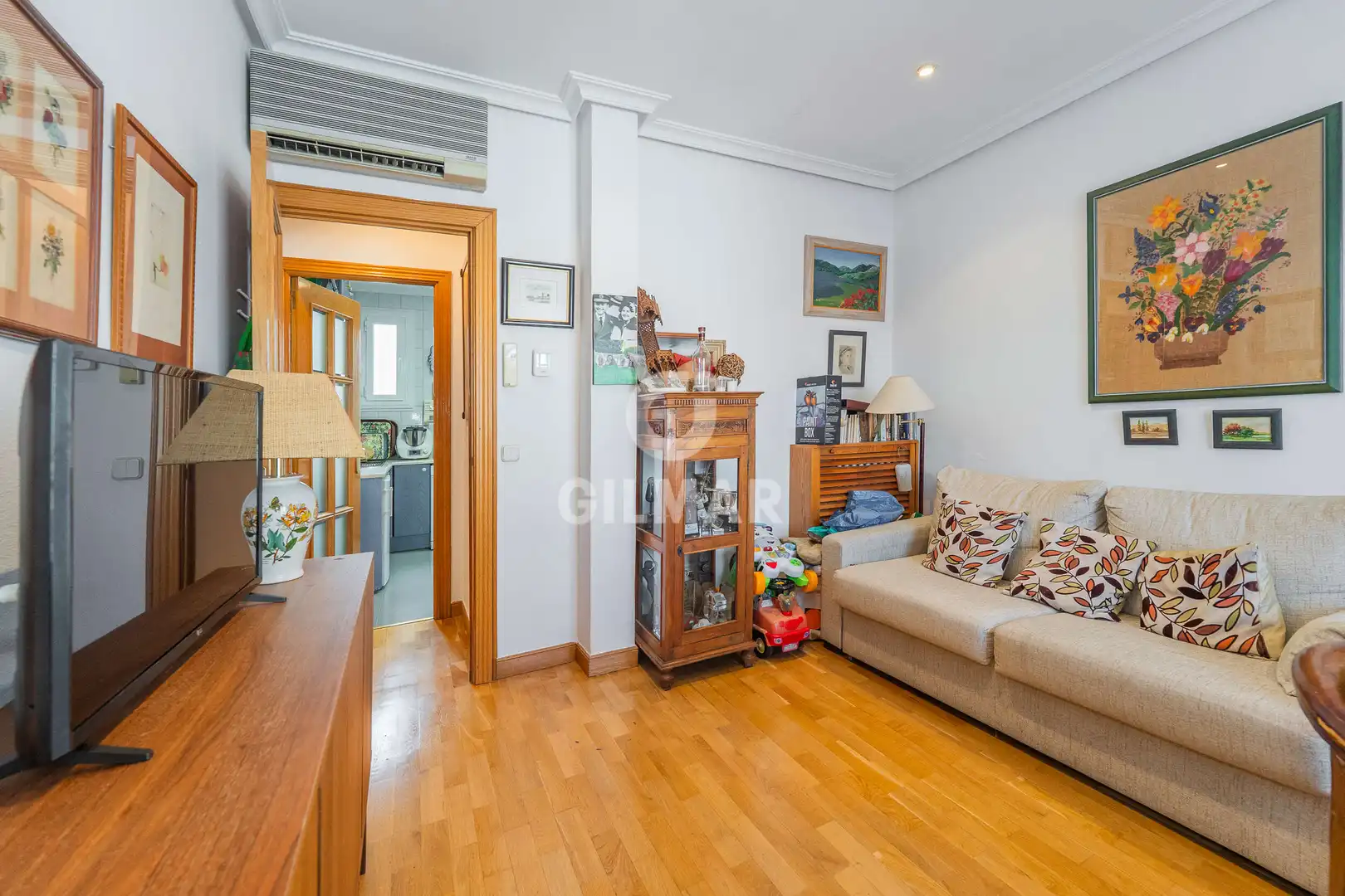 Habitación de Ático en venta en Madrid con Calefacción y Balcón