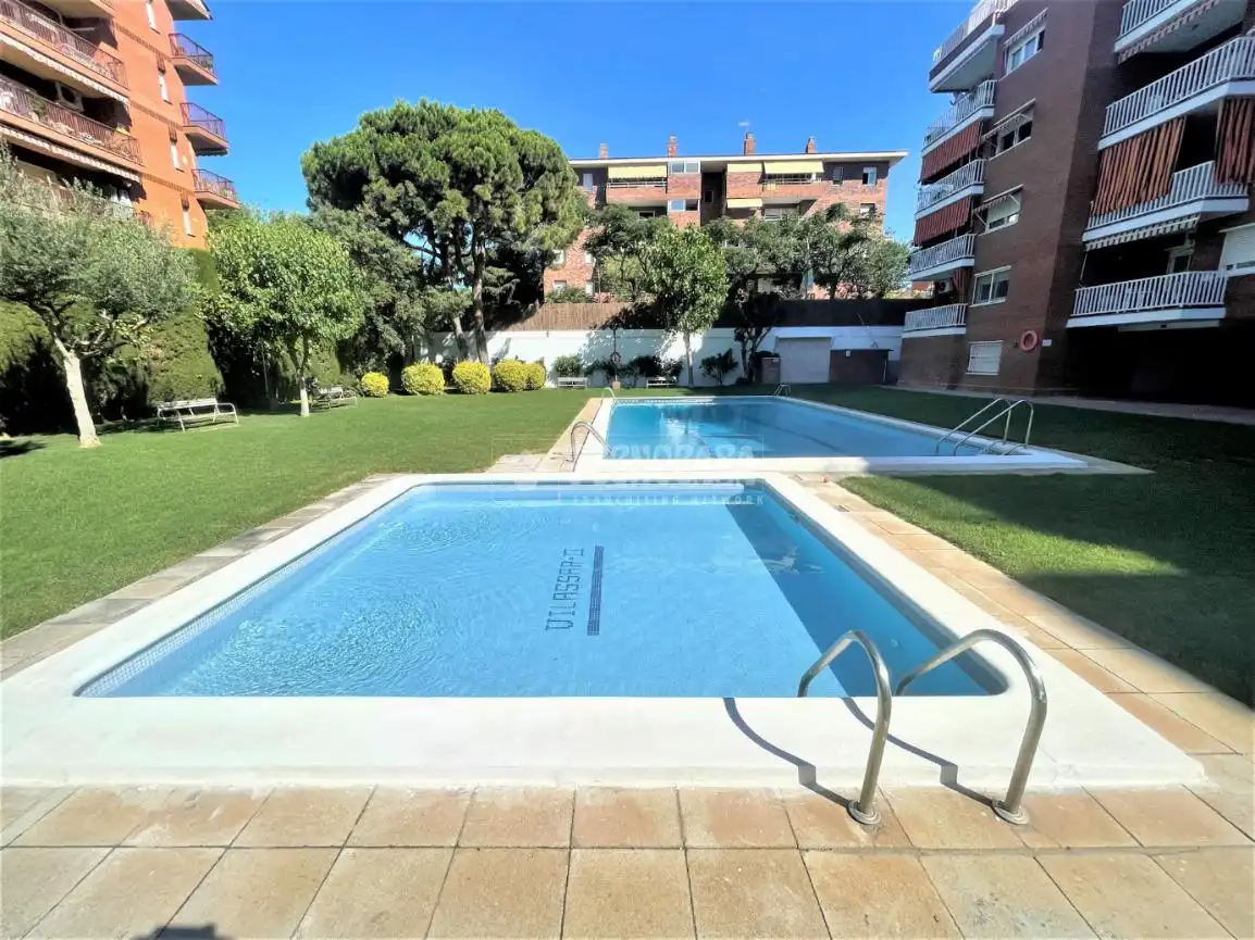 Piscina de Piso en venta en Vilassar de Mar con Terraza y Piscina comunitaria