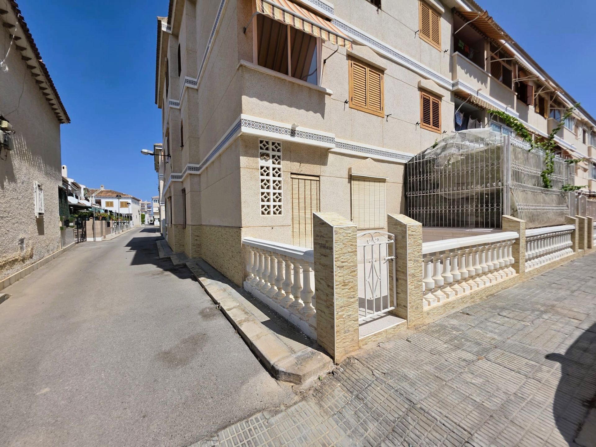 Vista exterior de Apartament en venda en Santa Pola amb Terrassa i Moblat