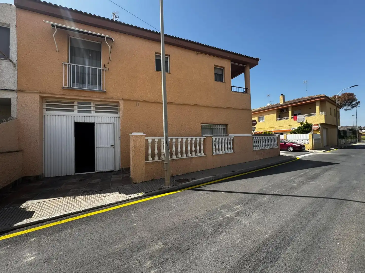 Xalet amb balcó en venda a Calle Calle Virgen de la Vega, imagen 3
