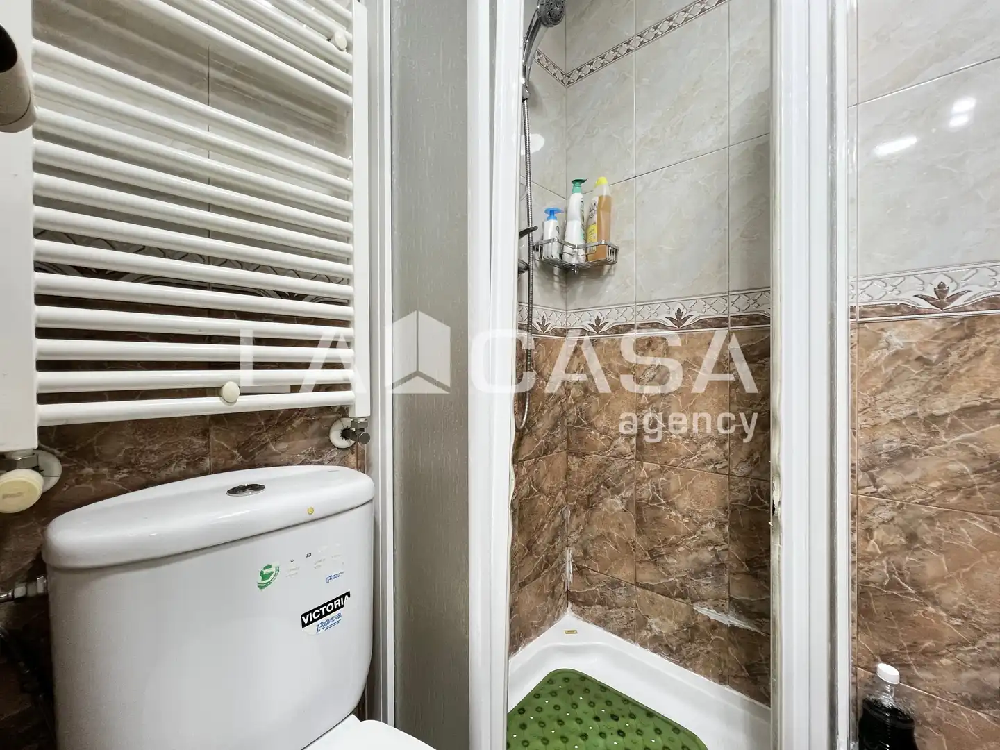 Baño de Piso en venta en Badalona con Calefacción