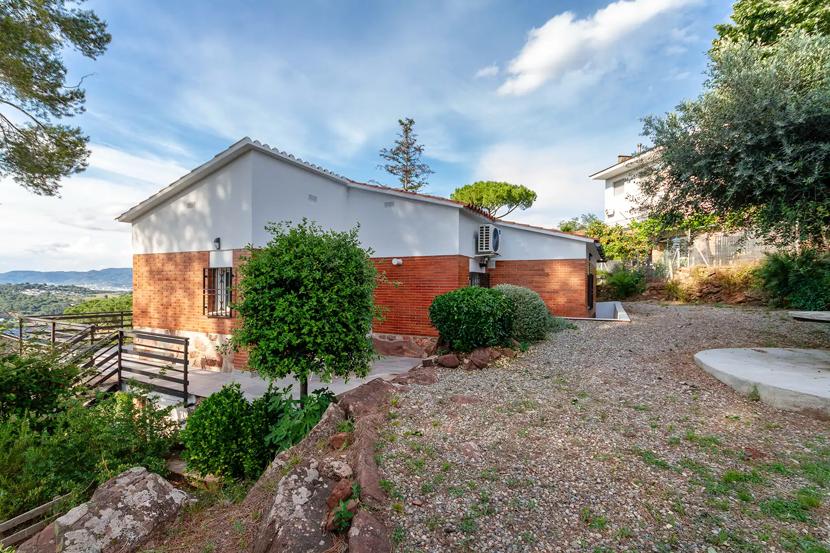 Vista exterior de Casa o chalet en venta en Castellví de Rosanes con Aire acondicionado, Calefacción y Jardín privado