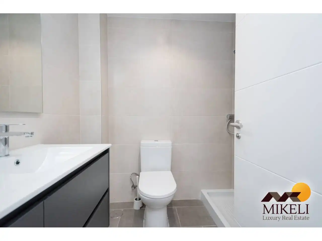 Baño de Piso de alquiler en Santa Cruz de Bezana con Calefacción, Terraza y Trastero